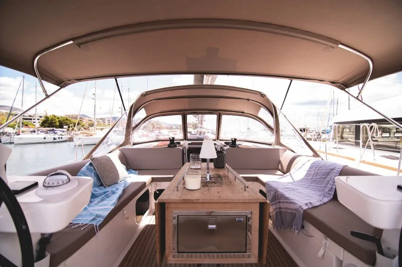 DUFOUR 520 BLUE MOON