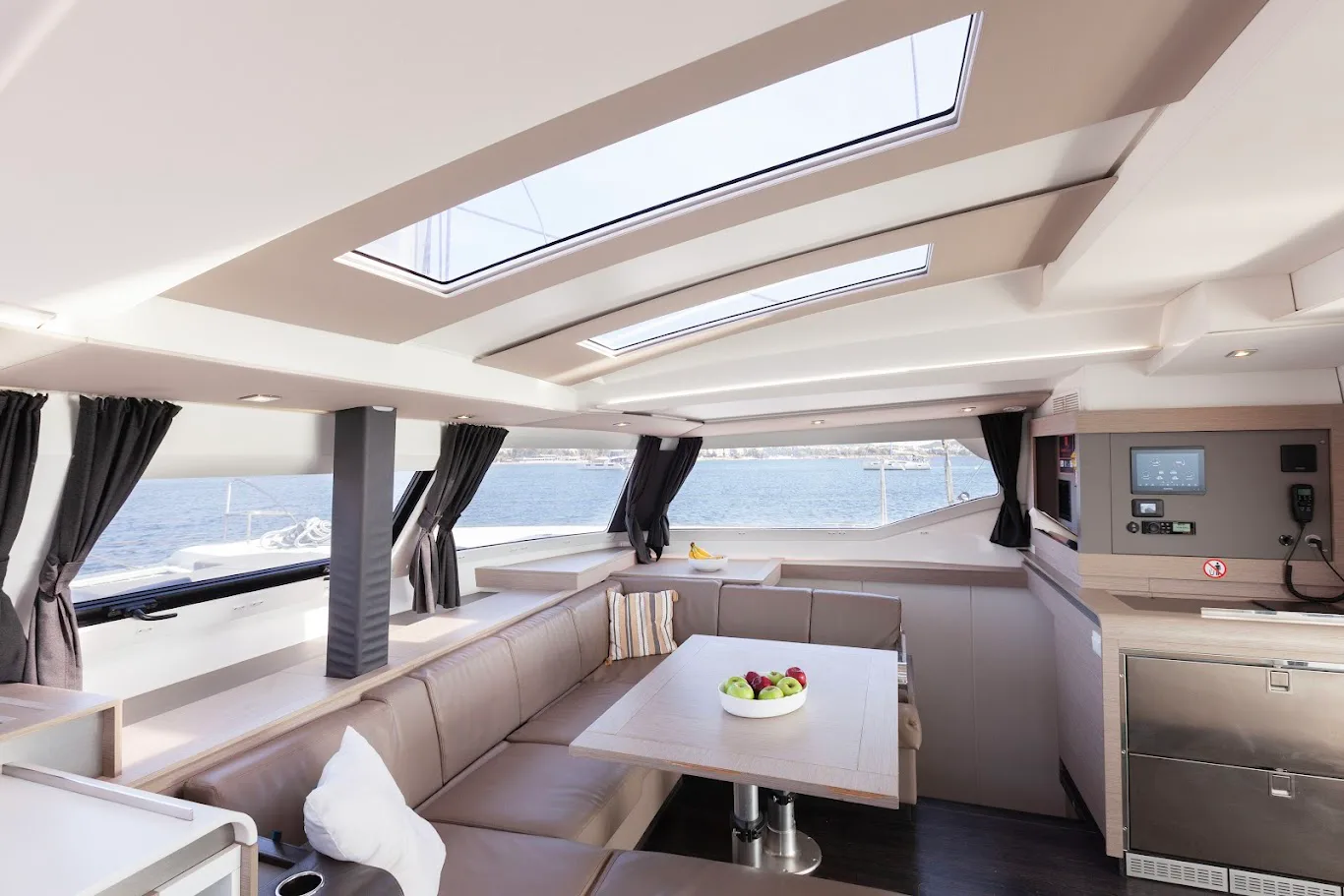 FOUNTAINE PAJOT ELBA 45 OLYMPUS GREEN WAVE photo 8