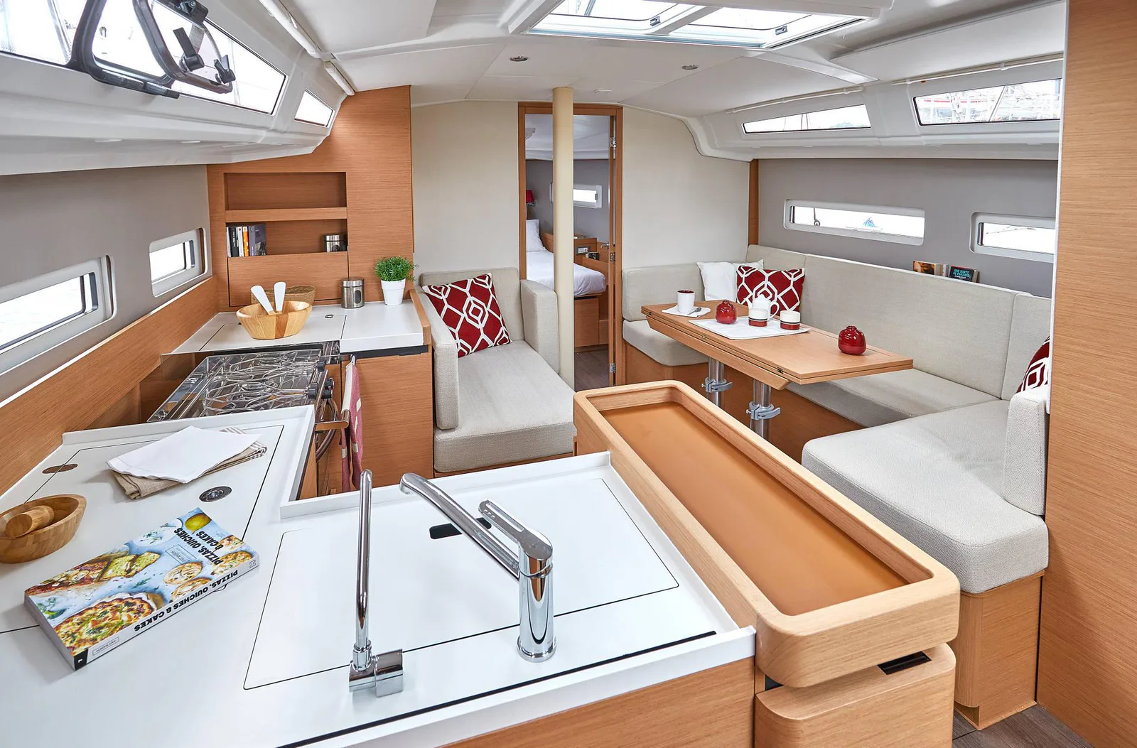 SUN ODYSSEY 410 NIGHT FLOWER